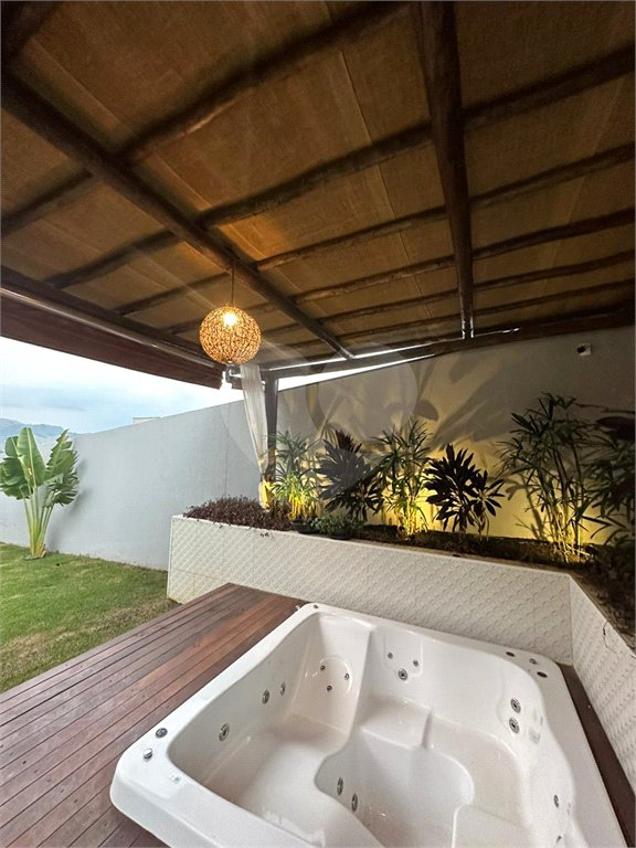 Sobrado à venda com 4 quartos, sendo 2 suítes,  no Centro, Joanópolis, SP