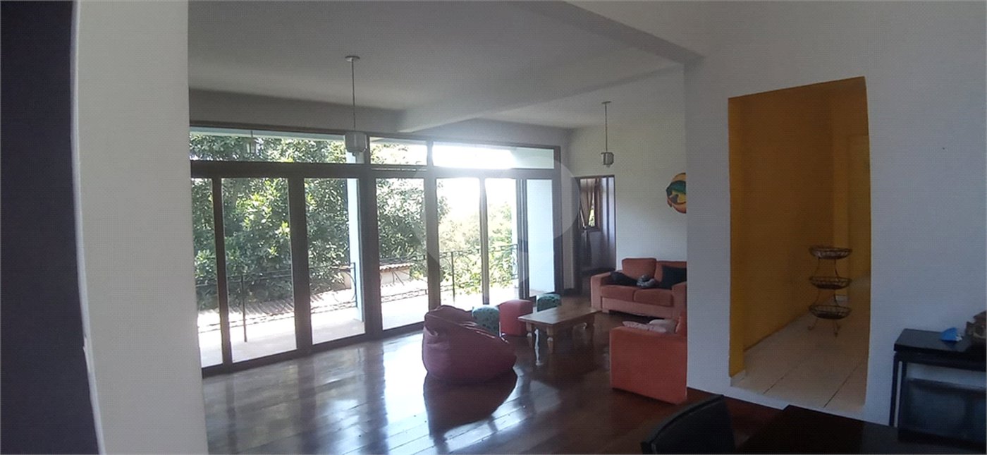 Casa à venda com 5 quartos, sendo 1 suíte, em Roseira, Mairiporã, SP