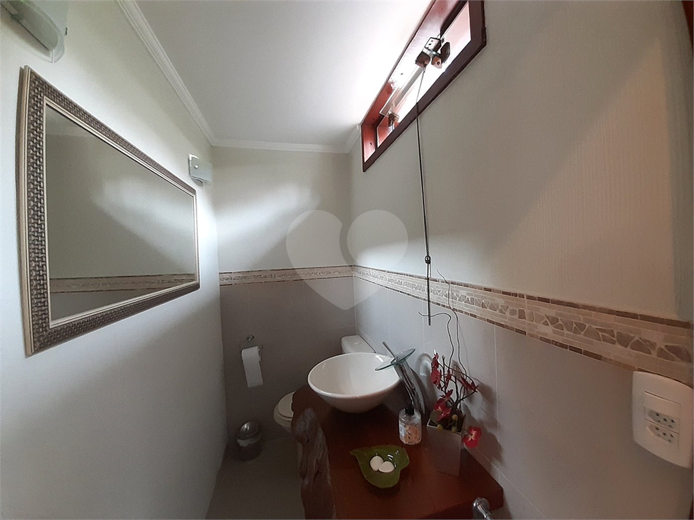 Casa à venda com 4 quartos, sendo 2 suítes,  em Jardim Floresta, São Paulo, SP