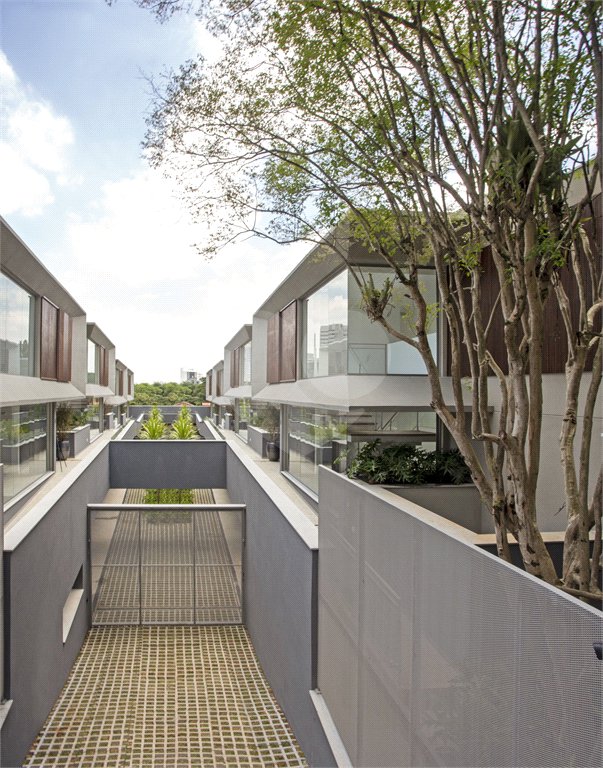 Casa à venda com 3 suítes no condomínio Casas Oás, São Paulo - SP