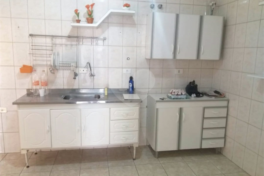 Casa à venda com 3 quartos, sendo 1 suíte, no condomínio Primavera, São Paulo - SP