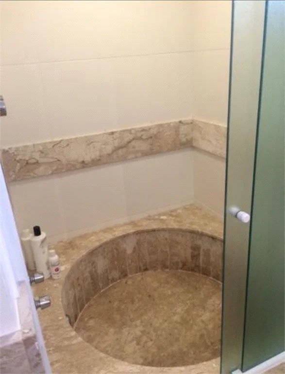 Apartamento à venda com 3 quartos em Pitangueiras, Guarujá, SP