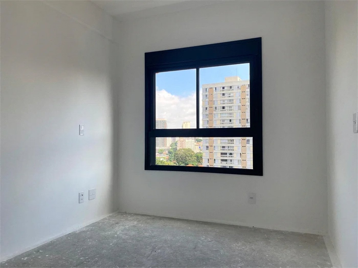 Apartamento à venda com 4 quartos, sendo 2 suítes,  em Pinheiros, São Paulo, SP
