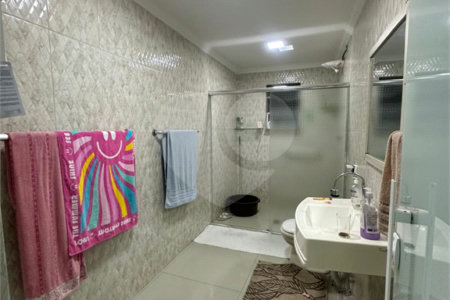 Sobrado à venda com 4 quartos em Jardim Luciana, Itaquaquecetuba, SP