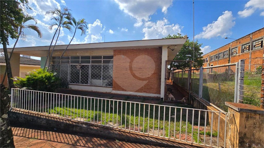Casa à venda com 4 quartos em Vila Xavier (vila Xavier), Araraquara, SP