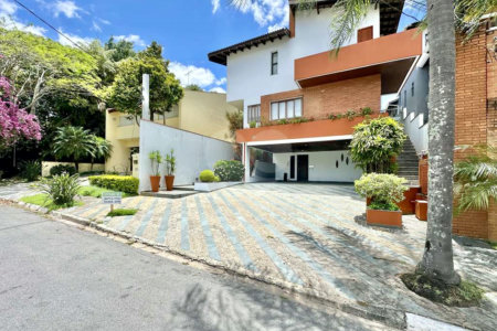 Casa à venda com 4 quartos, sendo 2 suítes,  no condomínio São Paulo Ii, Cotia - SP