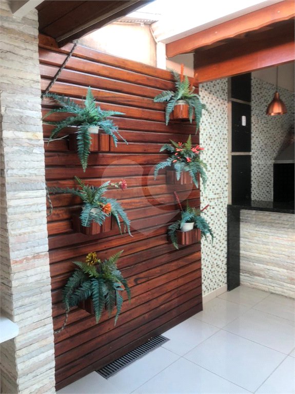 Casa à venda ou para alugar com 4 quartos, sendo 1 suíte, no condomínio Village Jardim Versailles, Jundiaí - SP