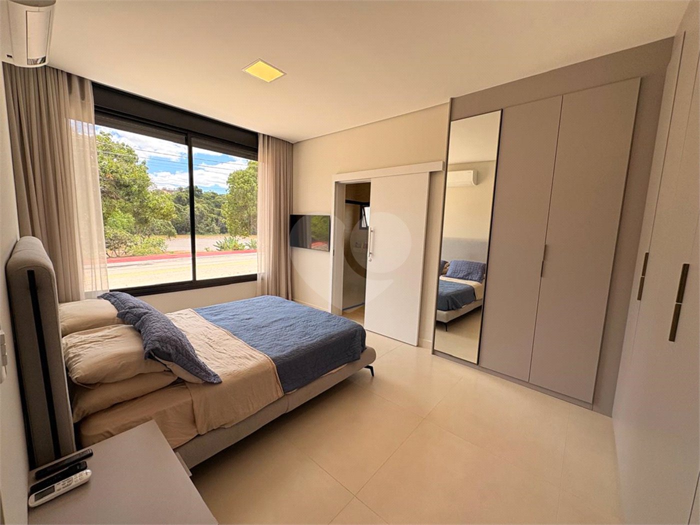 Casa à venda com 3 suítes no condomínio Condomíno Helena Maria, Sorocaba - SP