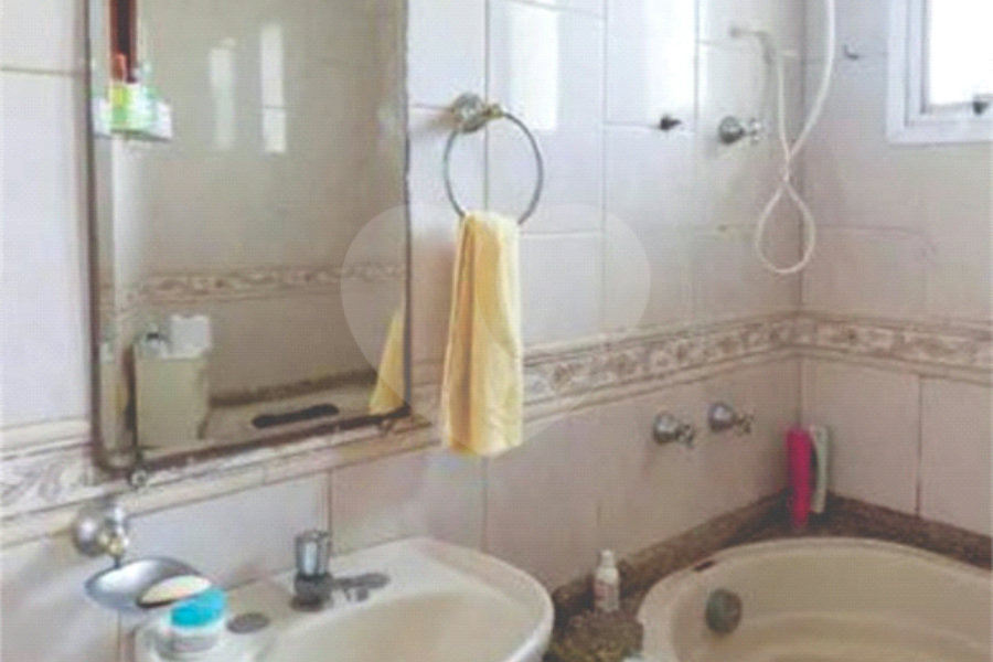 Sobrado à venda com 3 quartos, sendo 1 suíte, em Santa Teresinha, São Paulo, SP