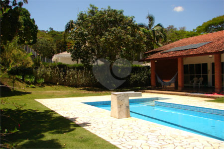 Casa à venda com 3 quartos, sendo 1 suíte, no condomínio Estância Marambaia, Vinhedo - SP