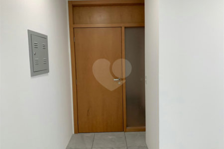 Sala à venda em Várzea de Baixo, São Paulo, SP