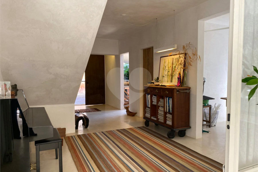 Casa à venda com 4 quartos, sendo 3 suítes, em Vila Madalena, São Paulo, SP