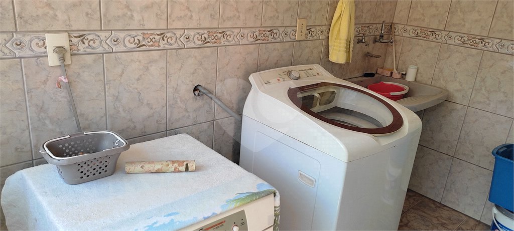Sobrado à venda com 3 quartos, sendo 1 suíte, em Vila Almeida, Indaiatuba, SP