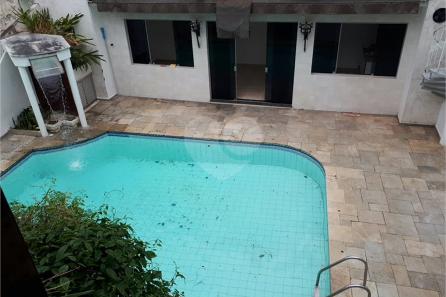 Sobrado à venda com 5 quartos, sendo 3 suítes, em Tremembé, São Paulo, SP