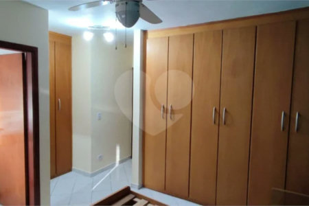 Casa à venda com 3 quartos, sendo 1 suíte, no condomínio Residencial Gabriela, São Paulo - SP