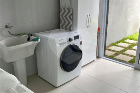 Casa à venda com 4 suítes no condomínio Reserva Ibirapitanga Ii, Santa Isabel - SP