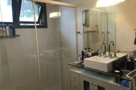 Casa à venda com 5 quartos, sendo 2 suítes, em Jardim Everest, São Paulo, SP