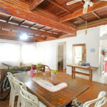 Casa à venda com 3 quartos, sendo 1 suíte,  em Estância Balneária Belmira Novaes, Peruíbe, SP