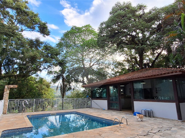 Casa à venda com 4 quartos, sendo 2 suítes,  em Roseira, Mairiporã, SP