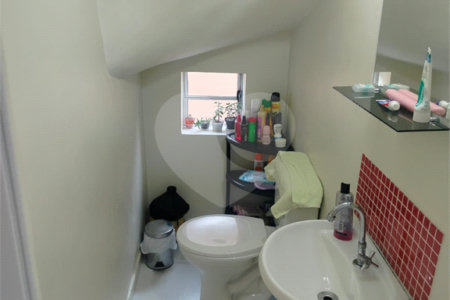 Sobrado à venda com 2 quartos em Jardim Santa Rosa, Taboão da Serra, SP