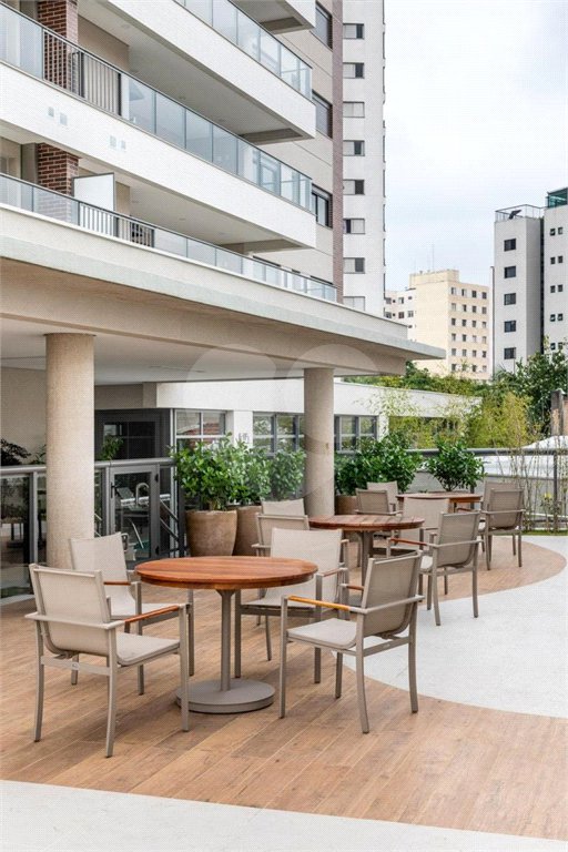 Apartamento à venda com 3 suítes em Mirandópolis, São Paulo, SP