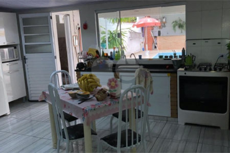 Casa à venda com 3 quartos em Morro do Algodão, Caraguatatuba, SP