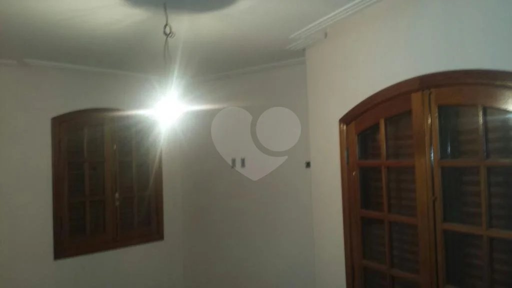 Sobrado à venda com 5 quartos, sendo 3 suítes, em Tremembé, São Paulo, SP
