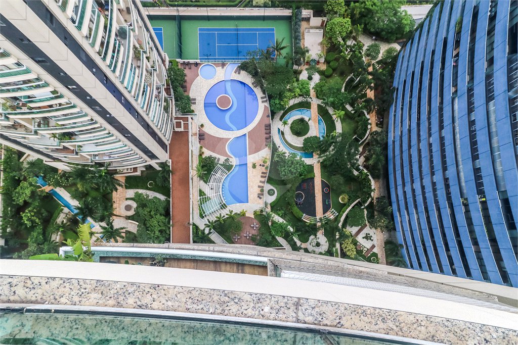 Apartamento à venda com 3 suítes em Cidade Monções, São Paulo, SP