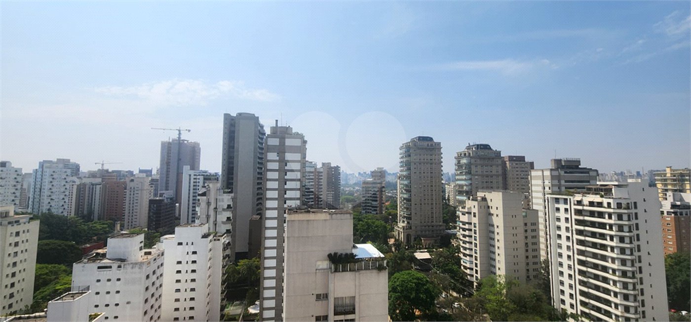 Apartamento à venda ou para alugar com 4 quartos, sendo 1 suíte, em Vila Nova Conceição, São Paulo, SP