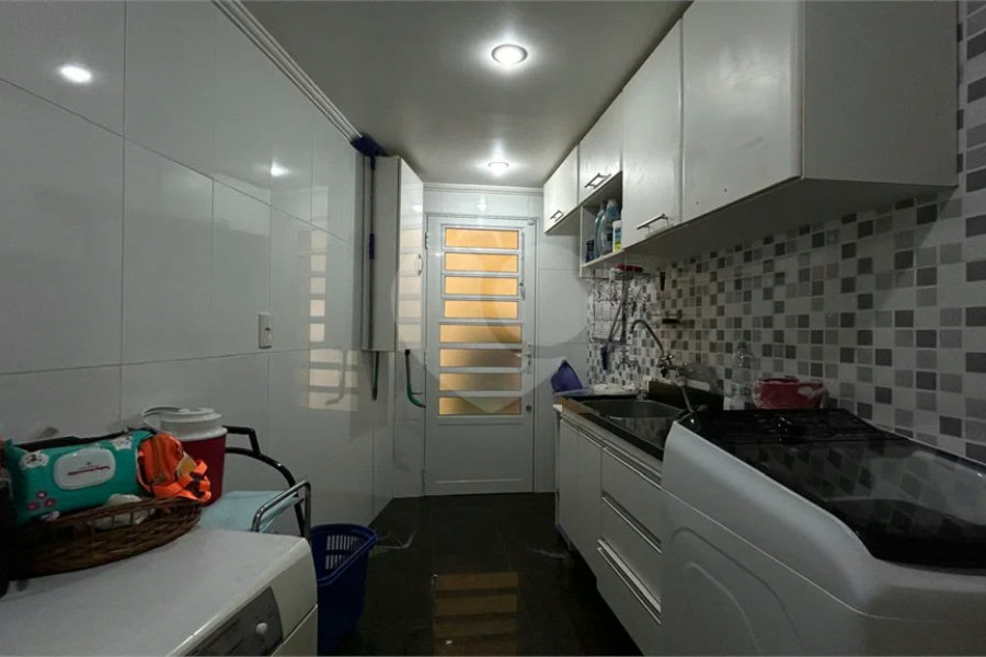 Casa à venda com 3 quartos, sendo 1 suíte, no condomínio Marcia Miyashiro, São Paulo - SP