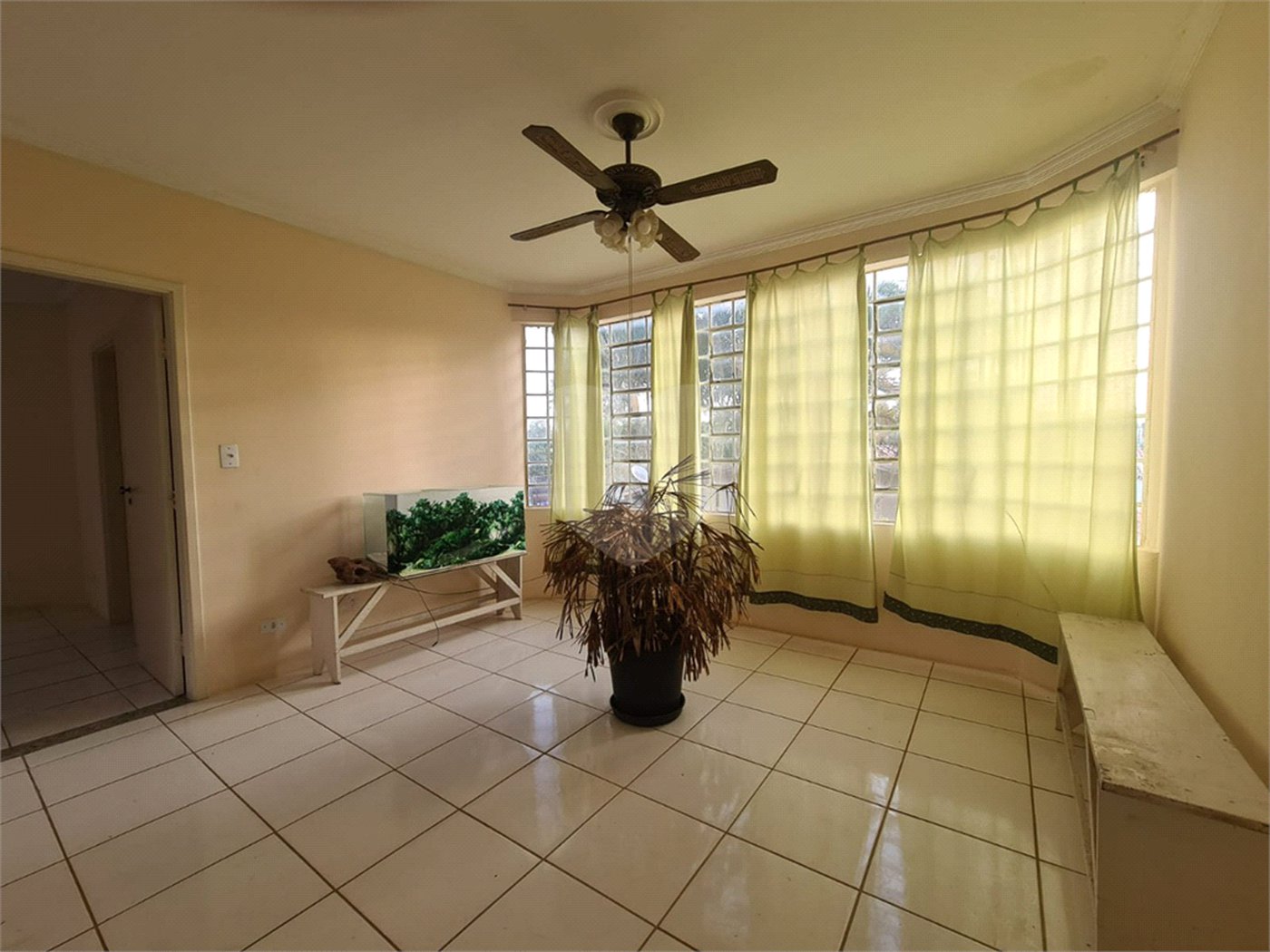 Casa à venda com 3 quartos, sendo 1 suíte, no Centro, Araçoiaba da Serra, SP