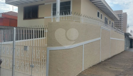 Sobrado à venda com 3 quartos, sendo 1 suíte,  em Parque Vitória, São Paulo, SP