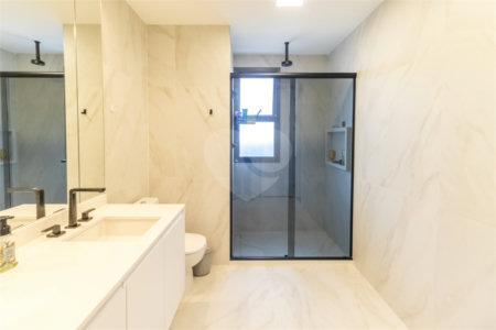 Apartamento à venda com 3 suítes em Campo Belo, São Paulo, SP