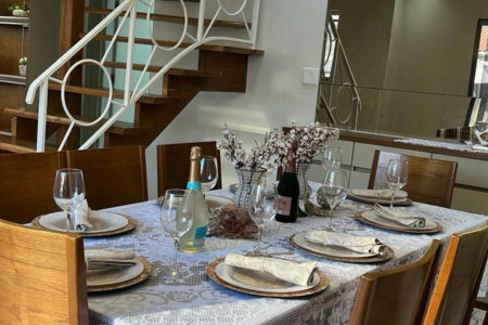 Casa à venda com 8 quartos, sendo 2 suítes, em Flórida, Praia Grande, SP