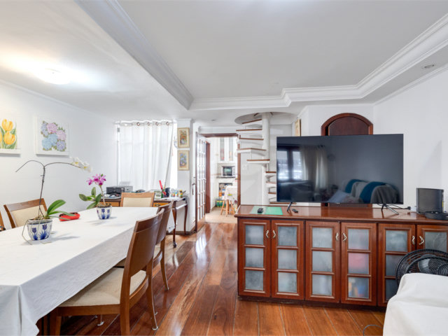 Casa de Vila à venda com 2 quartos, sendo 1 suíte,  em Jardim Hípico, São Paulo, SP