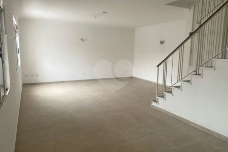 Sobrado à venda com 5 quartos, sendo 1 suíte, em Nova Piraju, São Paulo, SP