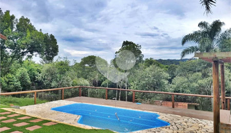 Casa à venda com 3 quartos, sendo 1 suíte,  em Serra da Cantareira, Mairiporã, SP