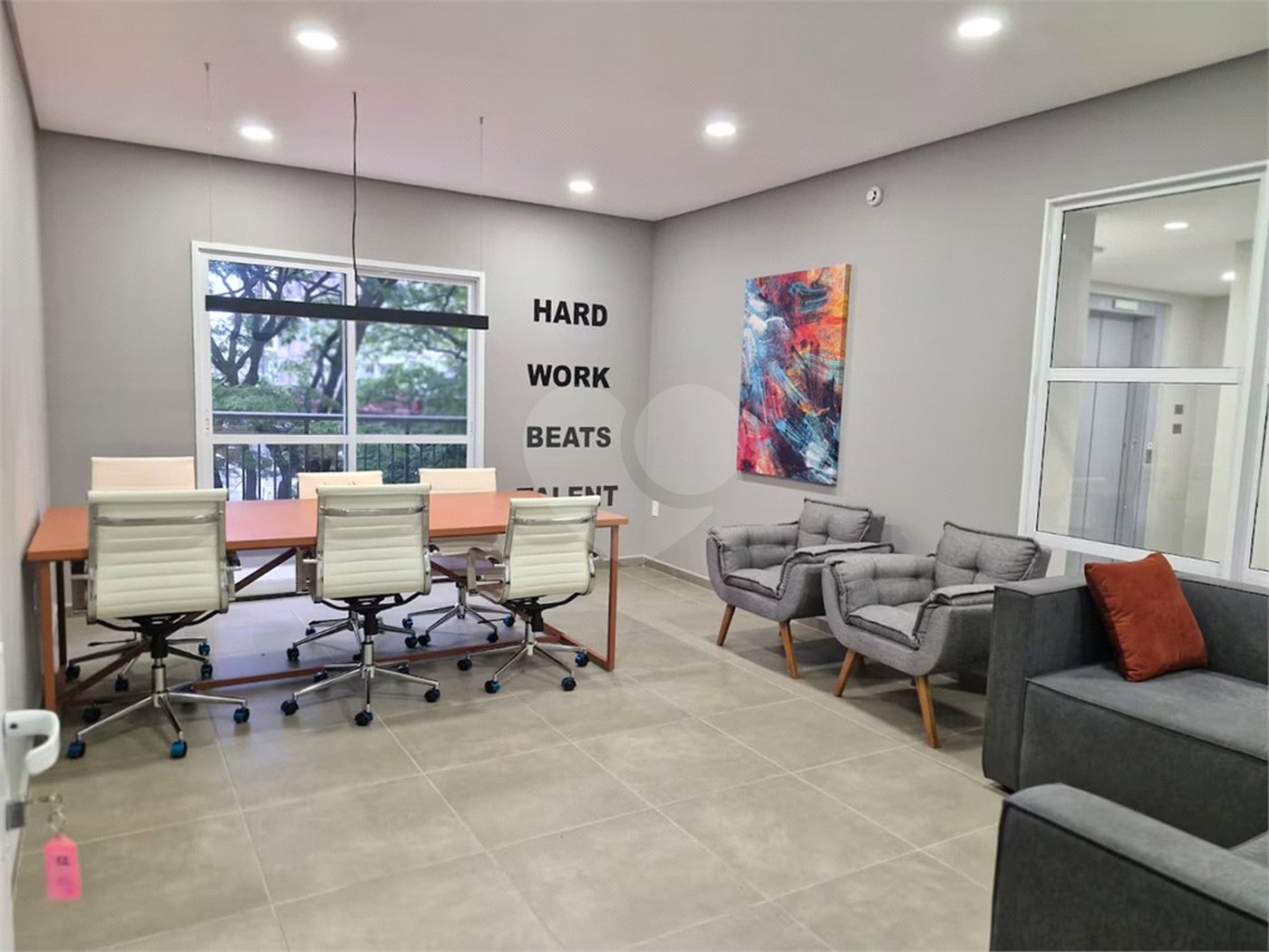 Apartamento Mobiliado a Venda no Campo Belo