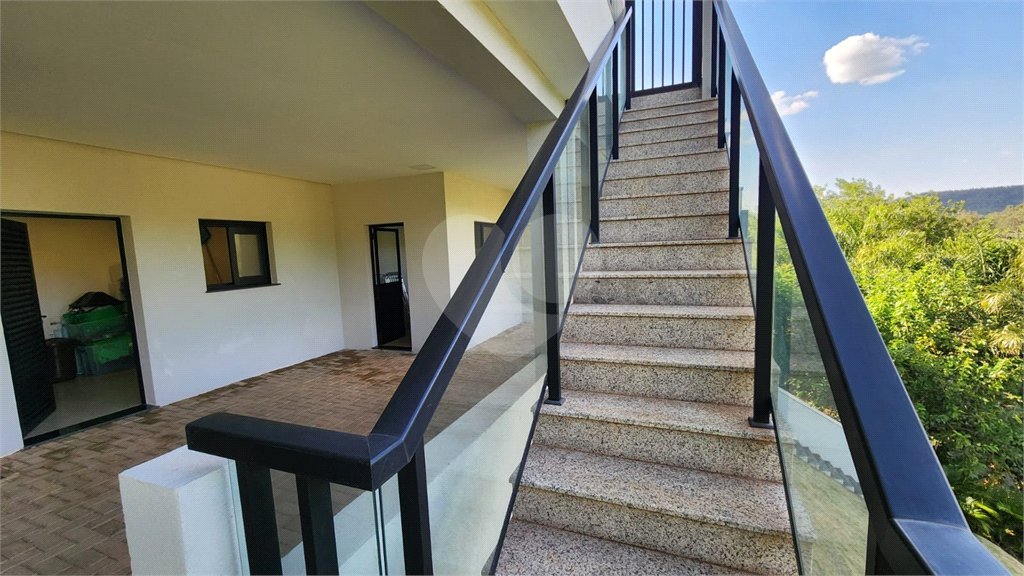 Casa à venda com 6 quartos, sendo 5 suítes, no condomínio Jardim Primavera, Louveira - SP
