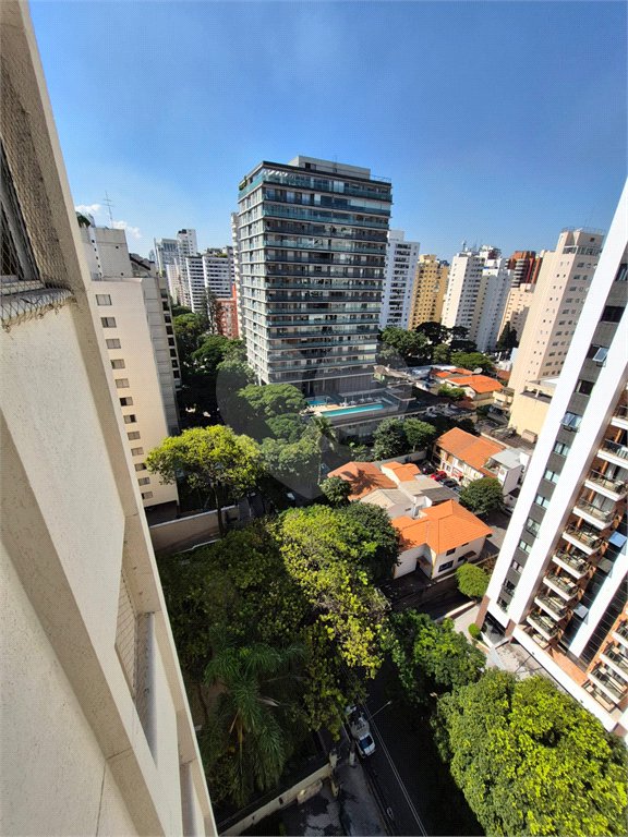 Apartamento para venda em Moema com 2 quartos, sendo 1 suíte, 1 vaga, 62 m²