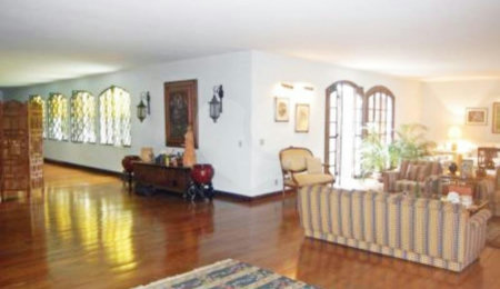 Casa à venda com 5 quartos, sendo 4 suítes, em Alto da Boa Vista, São Paulo, SP