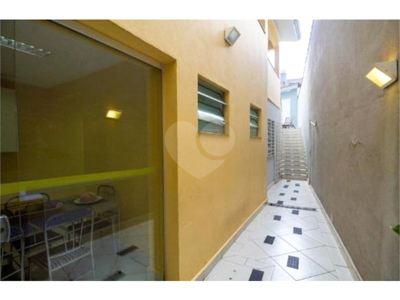 Casa à venda com 2 quartos, sendo 1 suíte, em Vila Monumento, São Paulo, SP