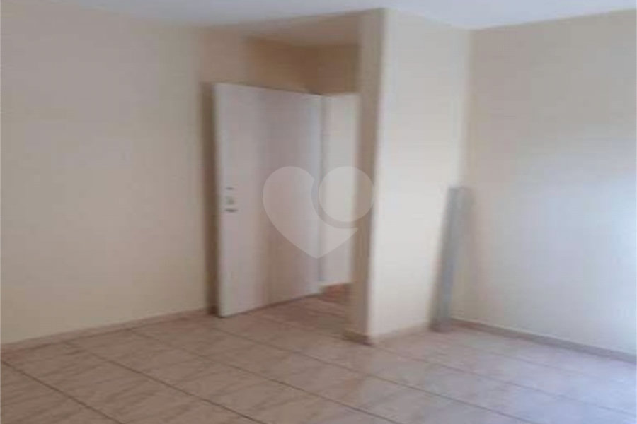 Sobrado à venda com 6 quartos, sendo 1 suíte,  em Jardim Las Vegas, Guarulhos, SP