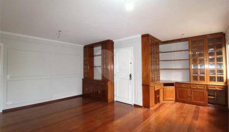 Apartamento à venda com 3 quartos, sendo 1 suíte, em Vila Uberabinha, São Paulo, SP
