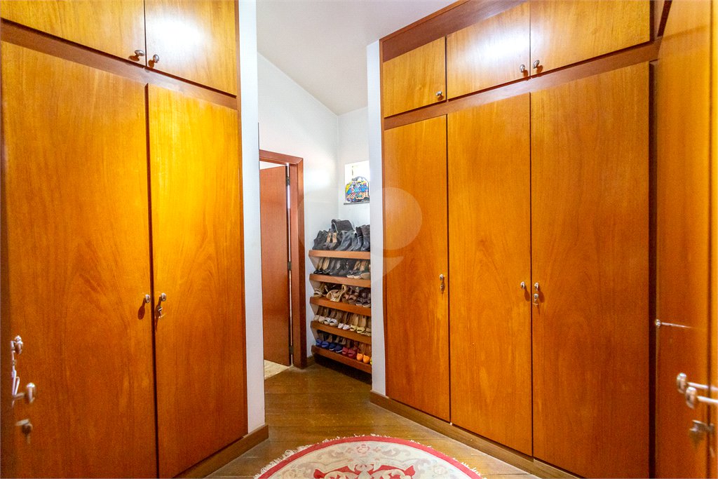 Casa à venda com 4 quartos, sendo 2 suítes, em Brooklin Paulista, São Paulo, SP