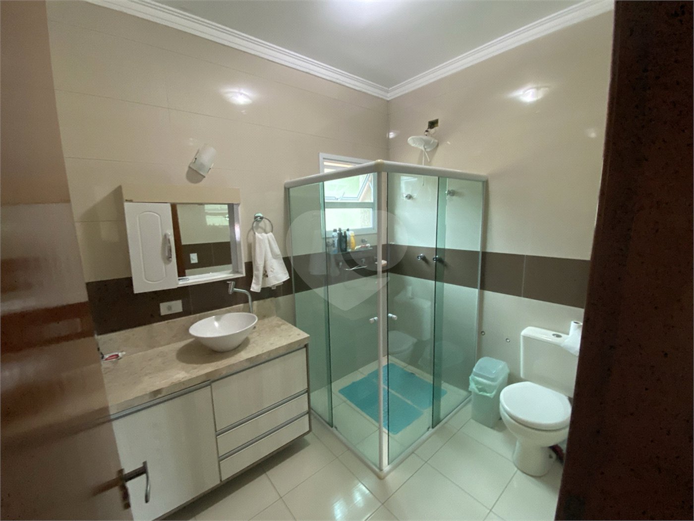 Sobrado à venda com 3 quartos, sendo 1 suíte,  em Jardim Vila Galvão, Guarulhos, SP