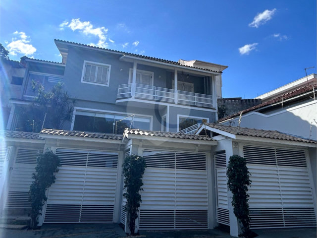 Sobrado à venda com 4 quartos, sendo 2 suítes,  em Tremembé, São Paulo, SP