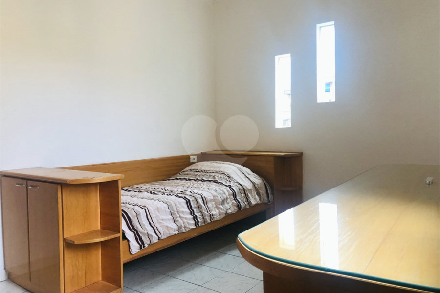 Sobrado à venda com 3 quartos, sendo 1 suíte, em Vila Romero, São Paulo, SP