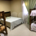 Chácara à venda com 4 quartos, sendo 1 suíte,  em Parque dos Jacarandás, Arujá, SP
