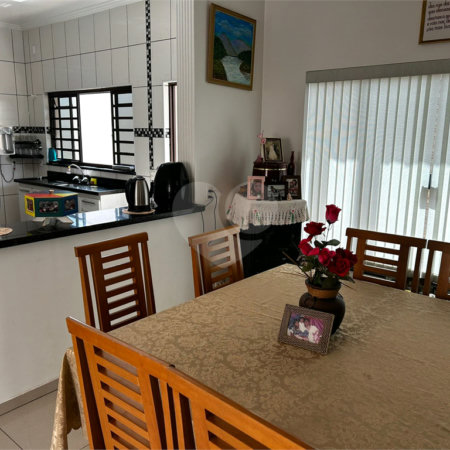 Casa à venda com 3 quartos, sendo 1 suíte, no Centro, Itapetininga, SP
